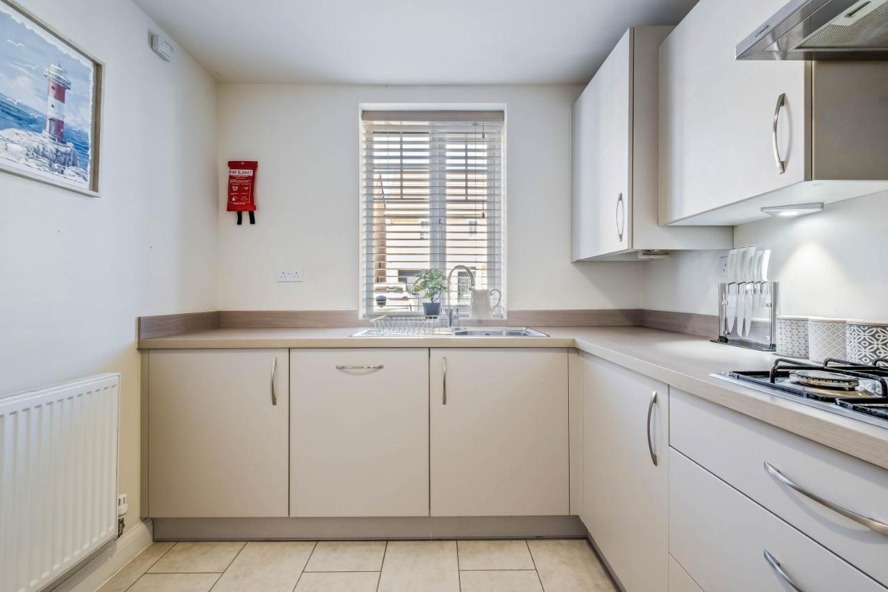 Beautiful And Comfortable Home Away From Home With Free Parking, Fast Wifi And White Crisp Hotel Standard Linen Hosted By Our Home Short Stays Нортхамптън Екстериор снимка