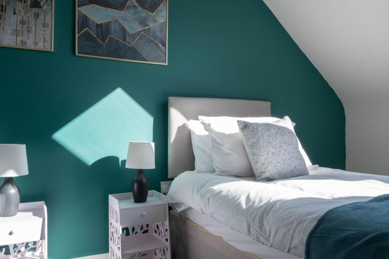 Beautiful And Comfortable Home Away From Home With Free Parking, Fast Wifi And White Crisp Hotel Standard Linen Hosted By Our Home Short Stays Нортхамптън Екстериор снимка